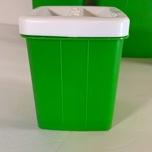 Gotham Vintage NOS 4 Piece Green Cannister Set With Embossed White Lids - Picture 7 of 10